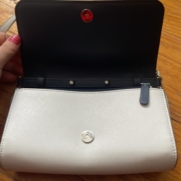 Kate spade cross body purse - Picture 2 of 6